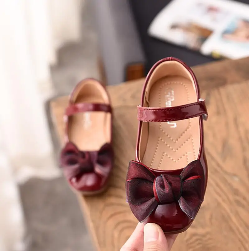 Детская обувь принцессы красные розовые черные сандалии Детские кожаные