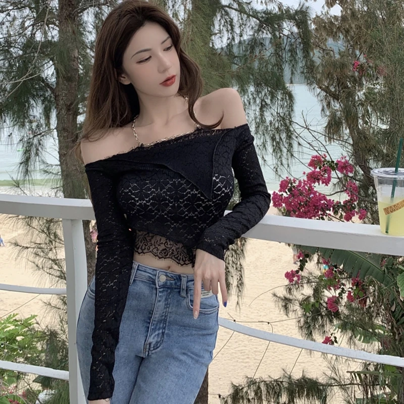 

2021 Summer New Sexy off-Neck off-the-Shoulder Short Halter Design Sense Crop-Top Spaghetti-Strap Lace Shirt Top Women