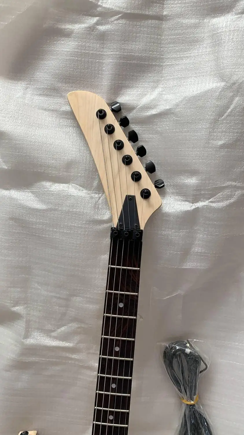 Оптовая продажа резная гитара модель черепа электрическая в натуральном 190420 |