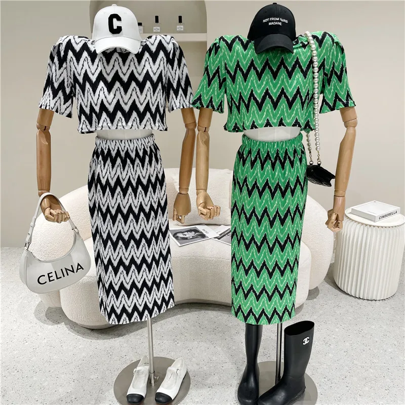 

Striped fashion Skirt Suit Female 2021 summer new wild striped short-sleeved T-shirt + high waist bag hip Skirt Two-piece Suit