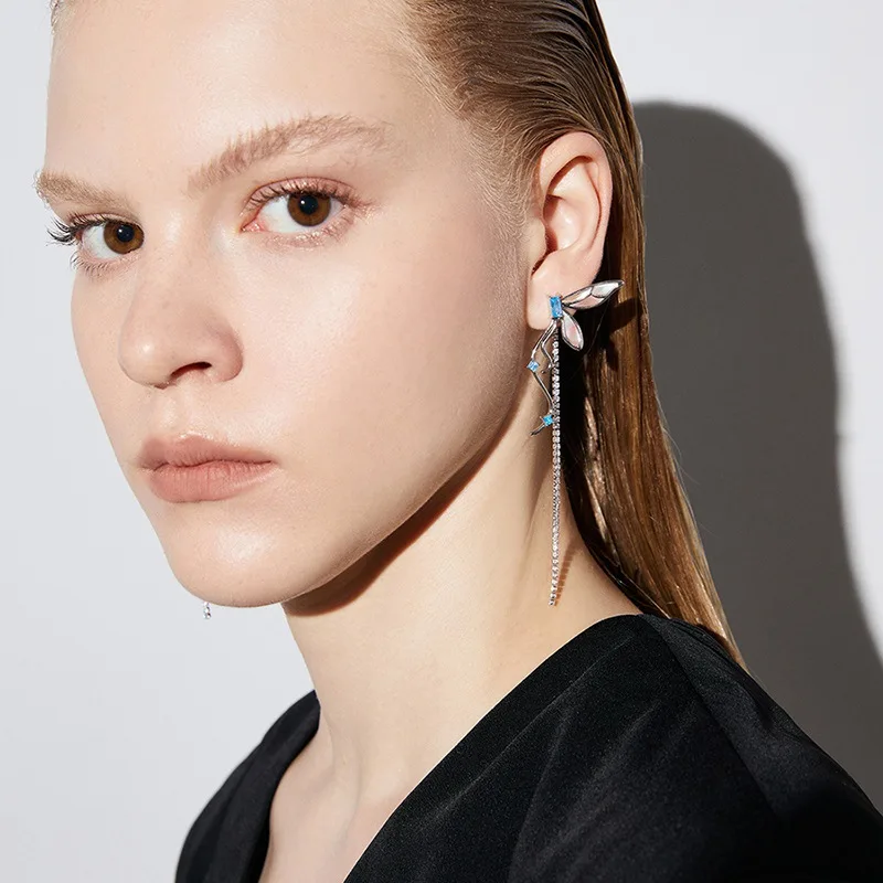 

Diamond Butterfly Earrings Korea Small Personality Fairy Fashion Women Light Luxury Wedding Jewelry Accessories Girlfriend Gift