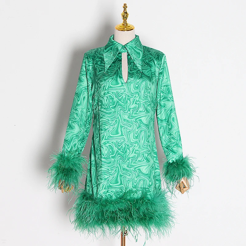 Женское платье с перьями TWOTWINSTYLE Осеннее мини отложным воротником длинными