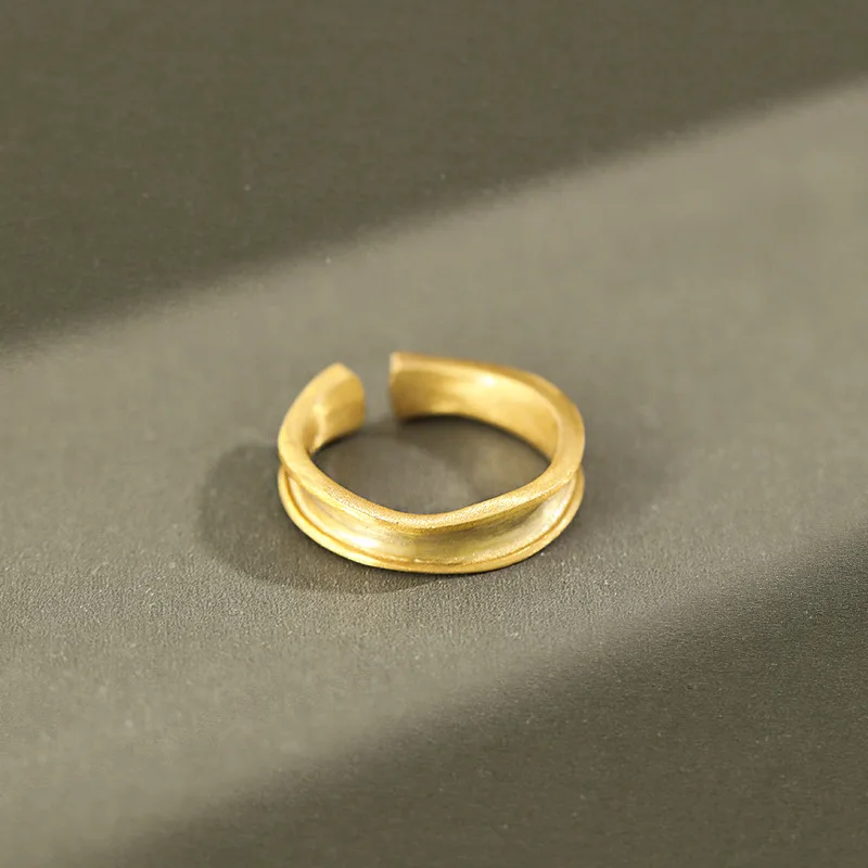 

Женское матовое обручальное кольцо, минималистичное кольцо неправильной формы золотого цвета из серебра 100% пробы с матовым начесом, изящны...
