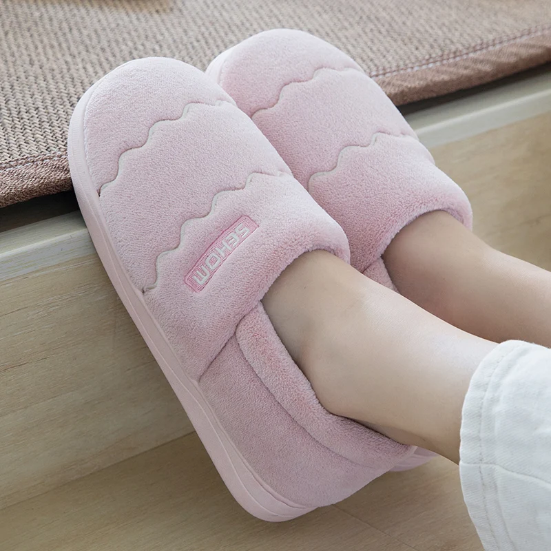 Pink Oeak/Новинка года; зимние тапочки; женские и мужские полосатые тапочки с волнистым узором; Домашние мягкие теплые тапочки; Женская Удобная Обувь для спальни - Цвет: Pink