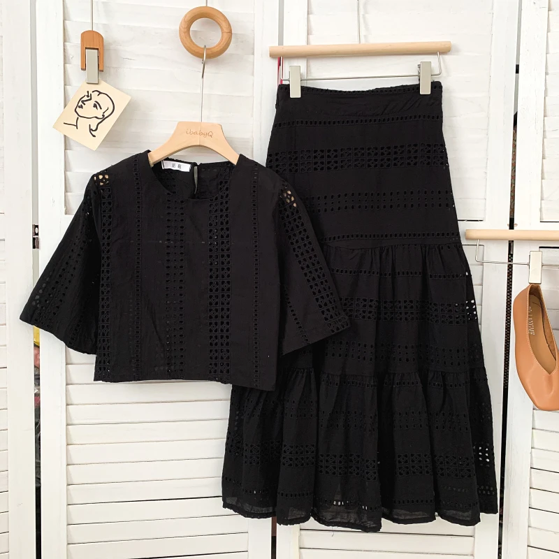 

2021 Summer New Fashion Embroidered Hollow Round Neck Short Sleeve Top + High Waist Thin Skirt Two-piece Female
