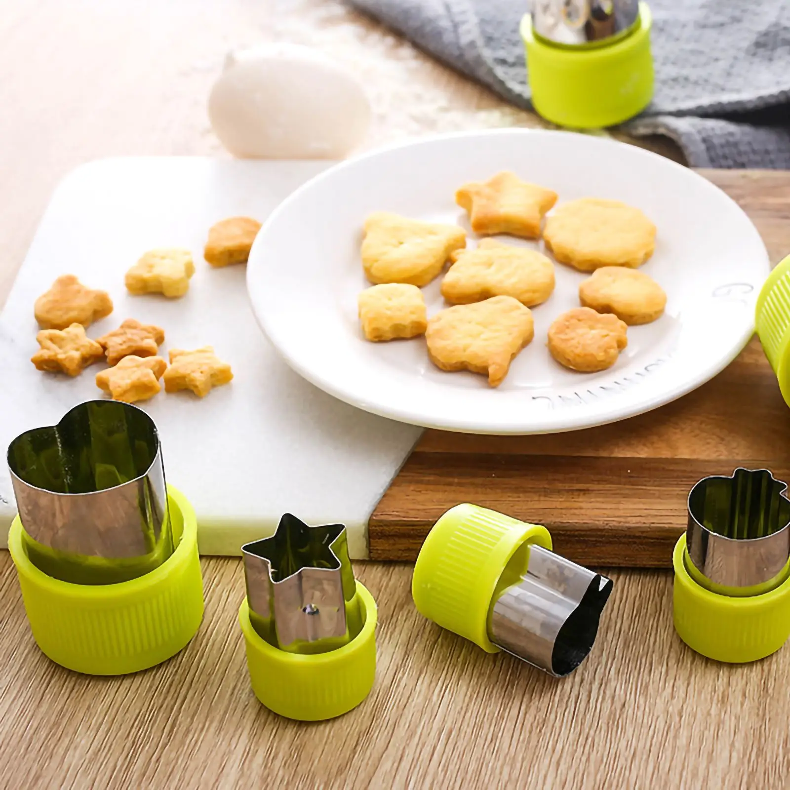

Vegetable Cutters 20pcs Metal Cookie Cutter Set Fruit Cookie Pastry Stamps Mold for Kids Baking And Decorative Food