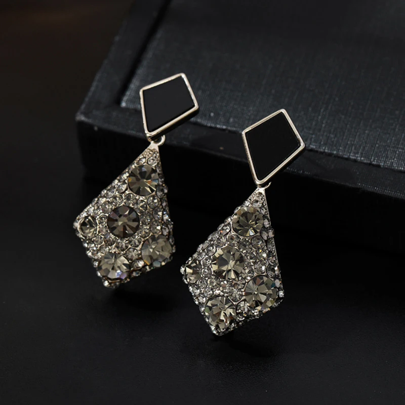 

Irregular retro black geometric earrings fashion simple ladies jewelry personality metal ladies accessories black drop earrings