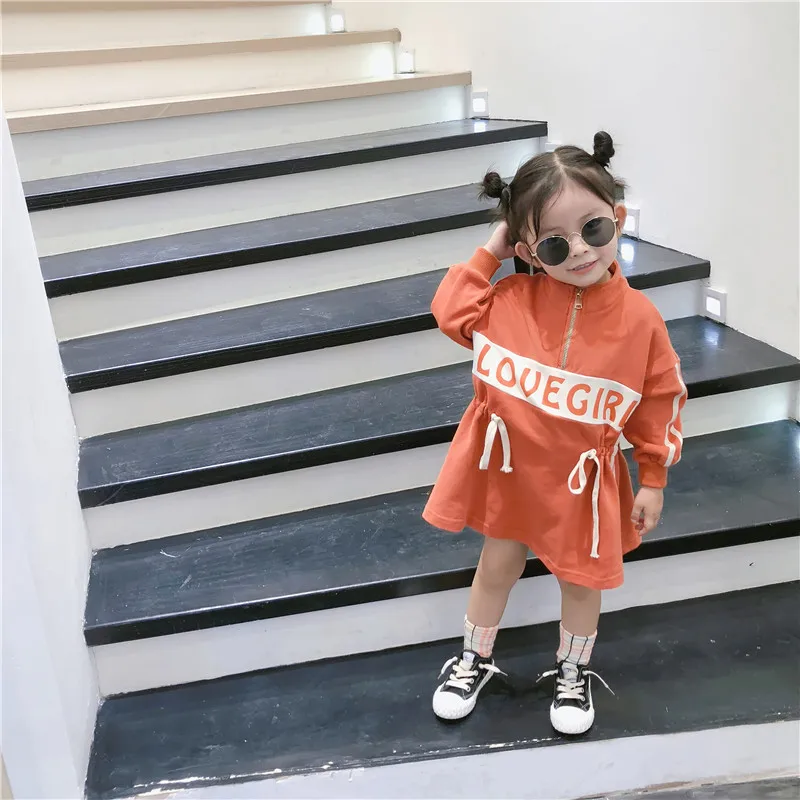 Новое поступление, Осеннее хлопковое свободное платье в Корейском стиле с капюшоном и длинными рукавами с буквенным принтом для классных милых маленьких девочек