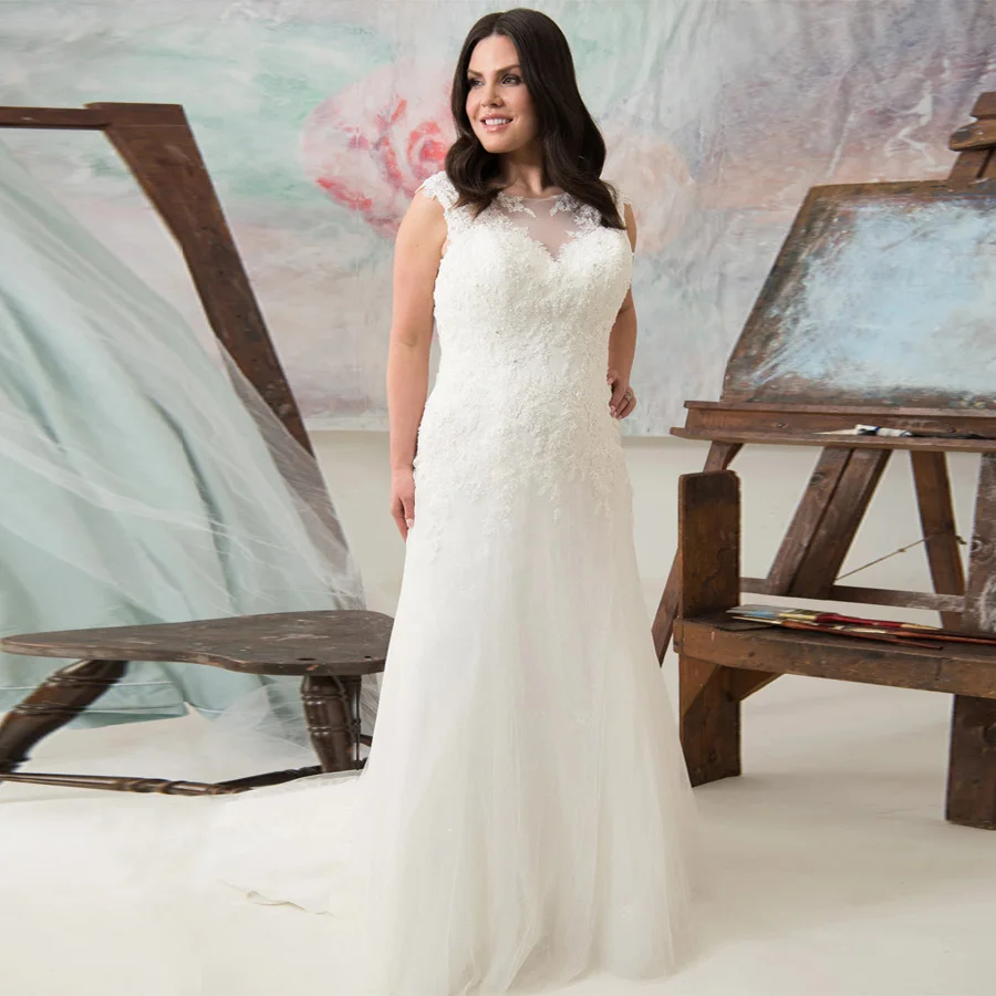 Великолепное Тюлевое свадебное платье с рукавами крылышками и аппликацией сзади