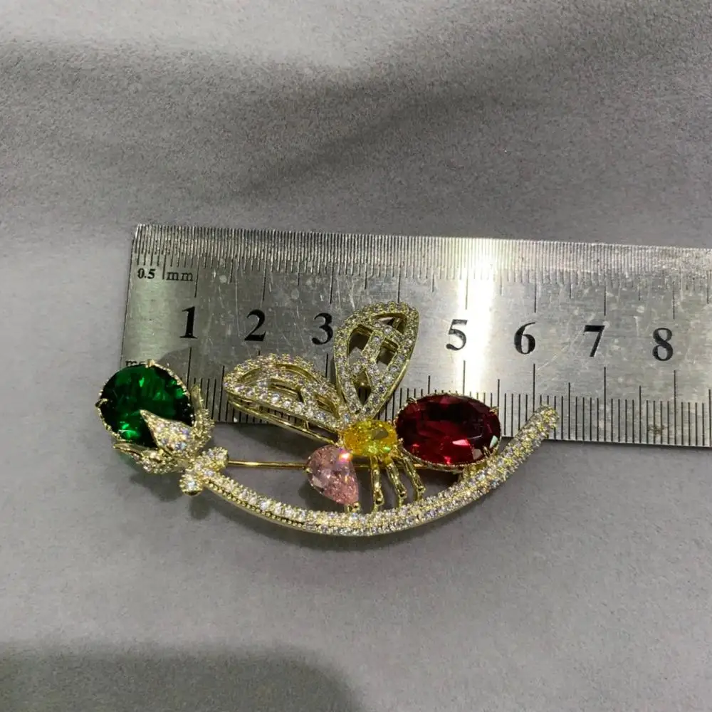 Разноцветная брошь в виде пчелы из меди с фианитами Модные женские ювелирные