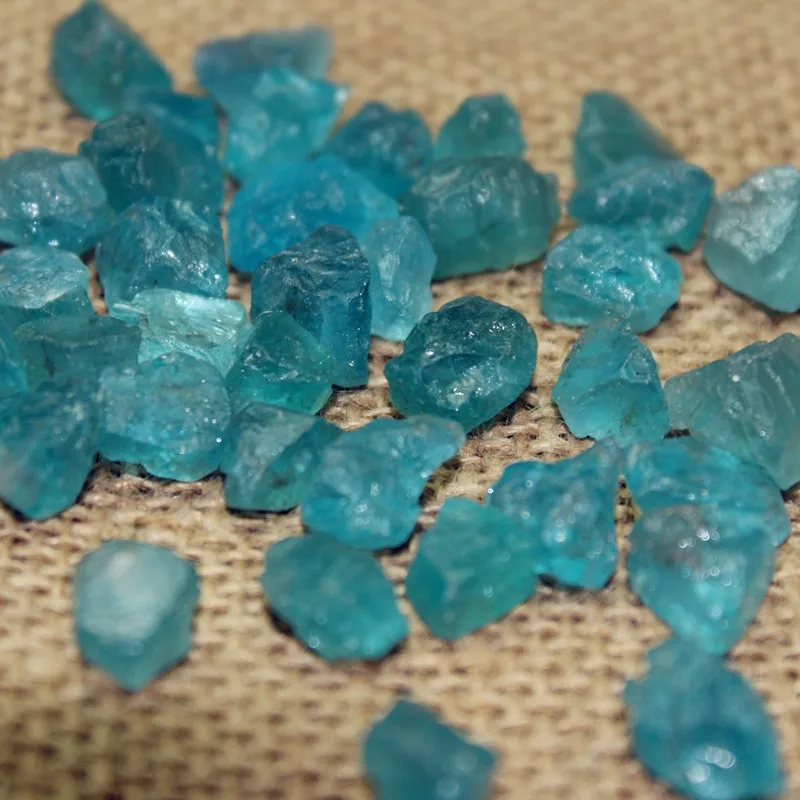 

Сырой Натуральный Синий Апатит, кварцевый образец кристаллического минерала, сваленный камень, фосфорит, драгоценный камень, гравий для ук...