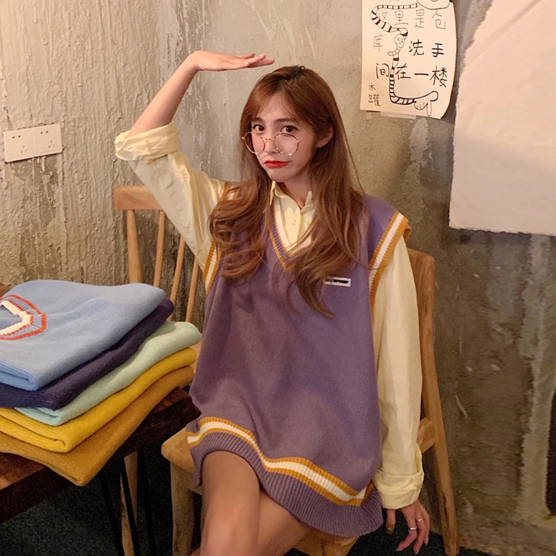 Женский пуловер без рукавов вязаный оверсайз в полоску Корейском стиле преппи с V