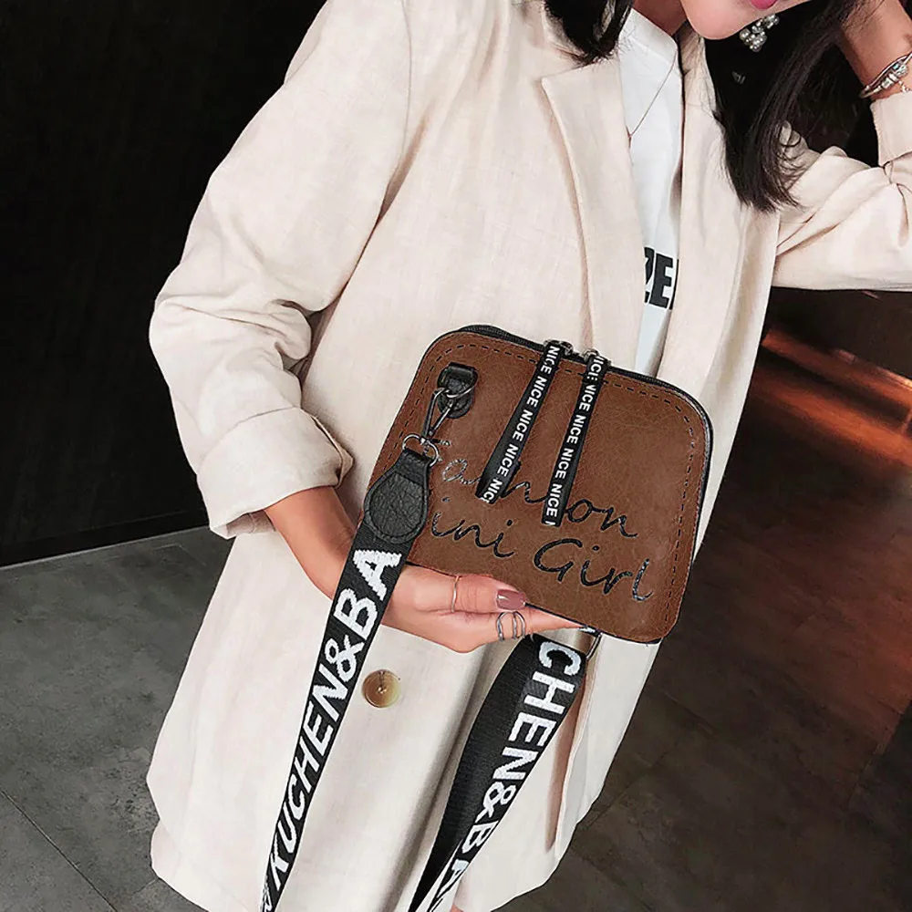 Женская сумка мессенджер с широким плечевым ремнем маленькая через плечо