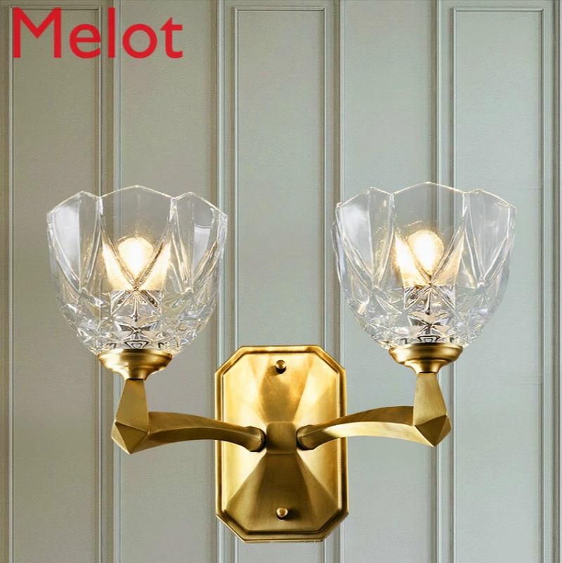 

Элегантная американская простая медная Хрустальная настенная лампа для гостиной постмодерн индивидуальная прикроватная лампа для спальн...