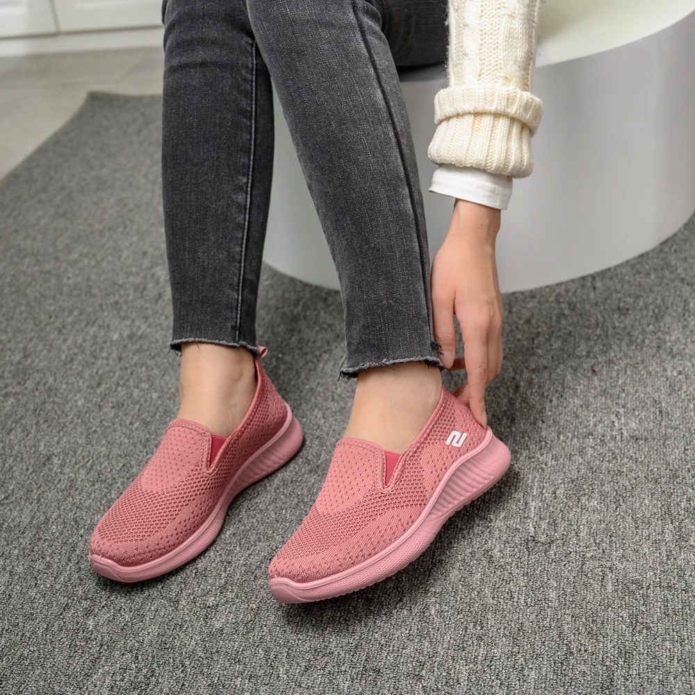

New 2020 Summer Women's Sneakers Slip On Soft Women's Shoes Flat Casual Sock Shoes Ladies Mesh Lofaers Fashion Vulcanize Shoes