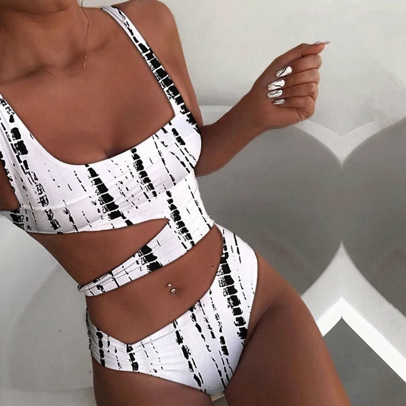 

2021 New Solid Bandage One Piece Swimsuit Women Cut Out Monokini Swimwear Sexy Hollow Out Bathing Suit