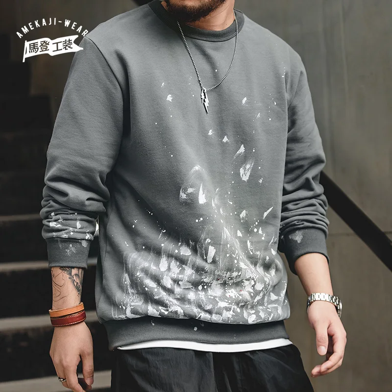 

Hoodies & Sweatshirts