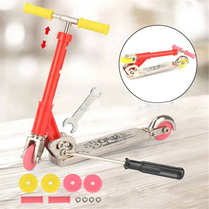 

Metal Alloy Finger Scooter Mini Scooter Two Wheel Scooter Kids Gift