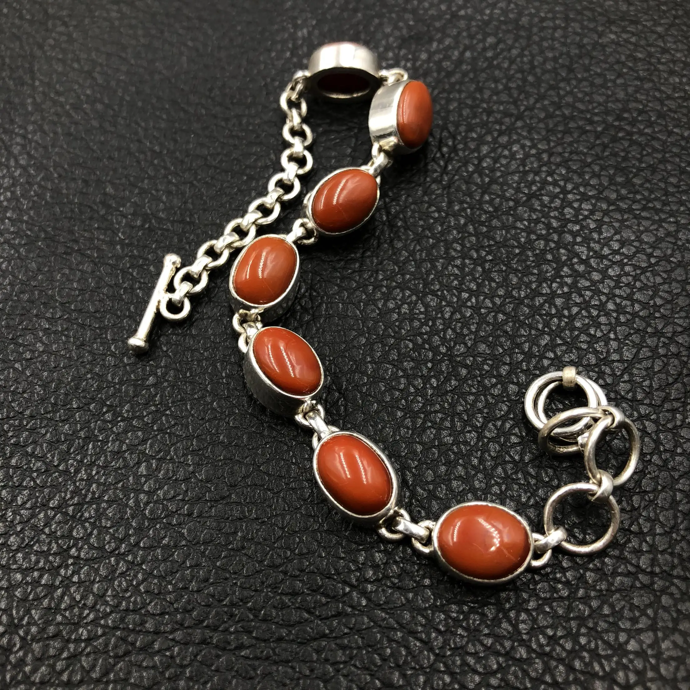 

Customized Nepal Marksim Original Design Light Luxury Jewelry Jewelry Nanjiang Carnelian Bracelet Handmade