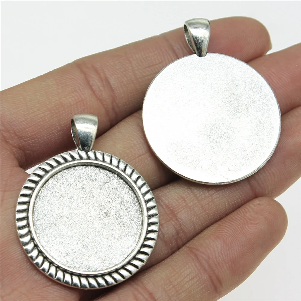 

WYSIWYG 4pcs 25mm Inner Size 2 Colors Simple Side Perforation Style Zinc Alloy Cameo Cabochon Base Setting Charms Pendant