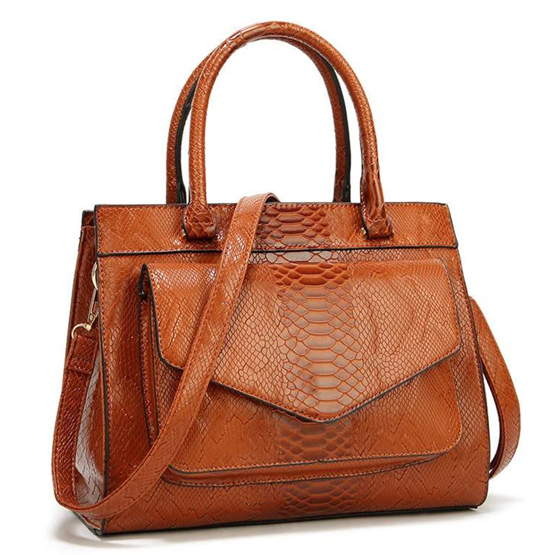 Винтажная женская сумка из змеиной кожи коричневая мессенджер на плечо модная