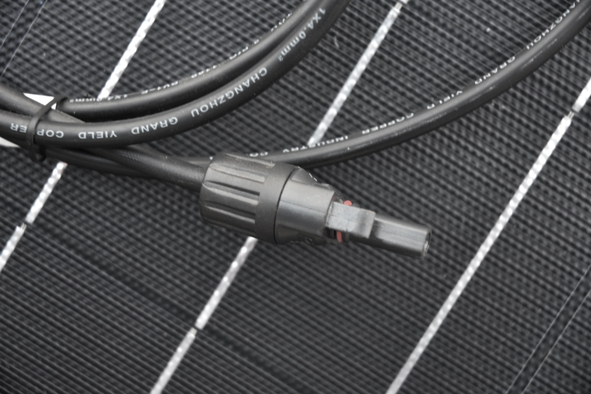 Китайская Фабрика напрямую продает панель солнечных батарей тонкая пленка 12v 80w