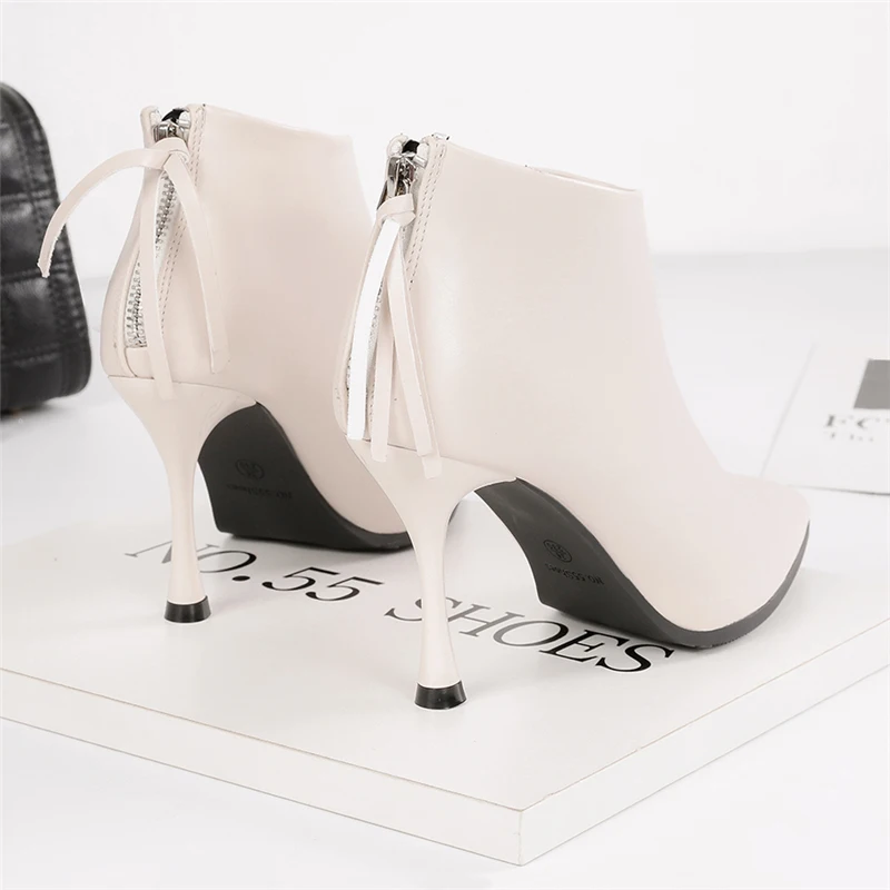 2019 г. Зимние элегантные женские теплые меховые бежевые полусапожки на высоком