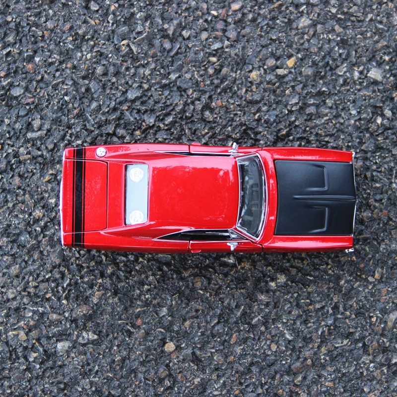 Maisto 1:25 новая горячая распродажа Dodge Challenger 2008 Модифицированная брелок для