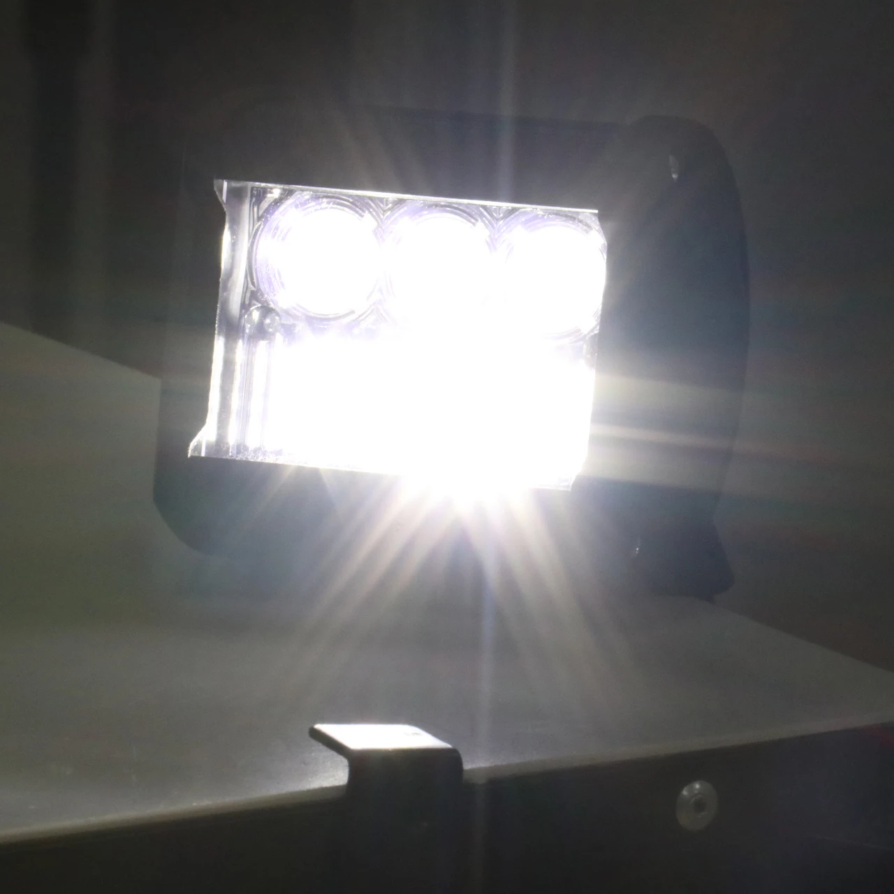 

Мотоциклетный белый налобный фонарь, 12 В постоянного тока, мотоциклетный алюминиевый прожектор, Универсальный светодиодный передсветильн...