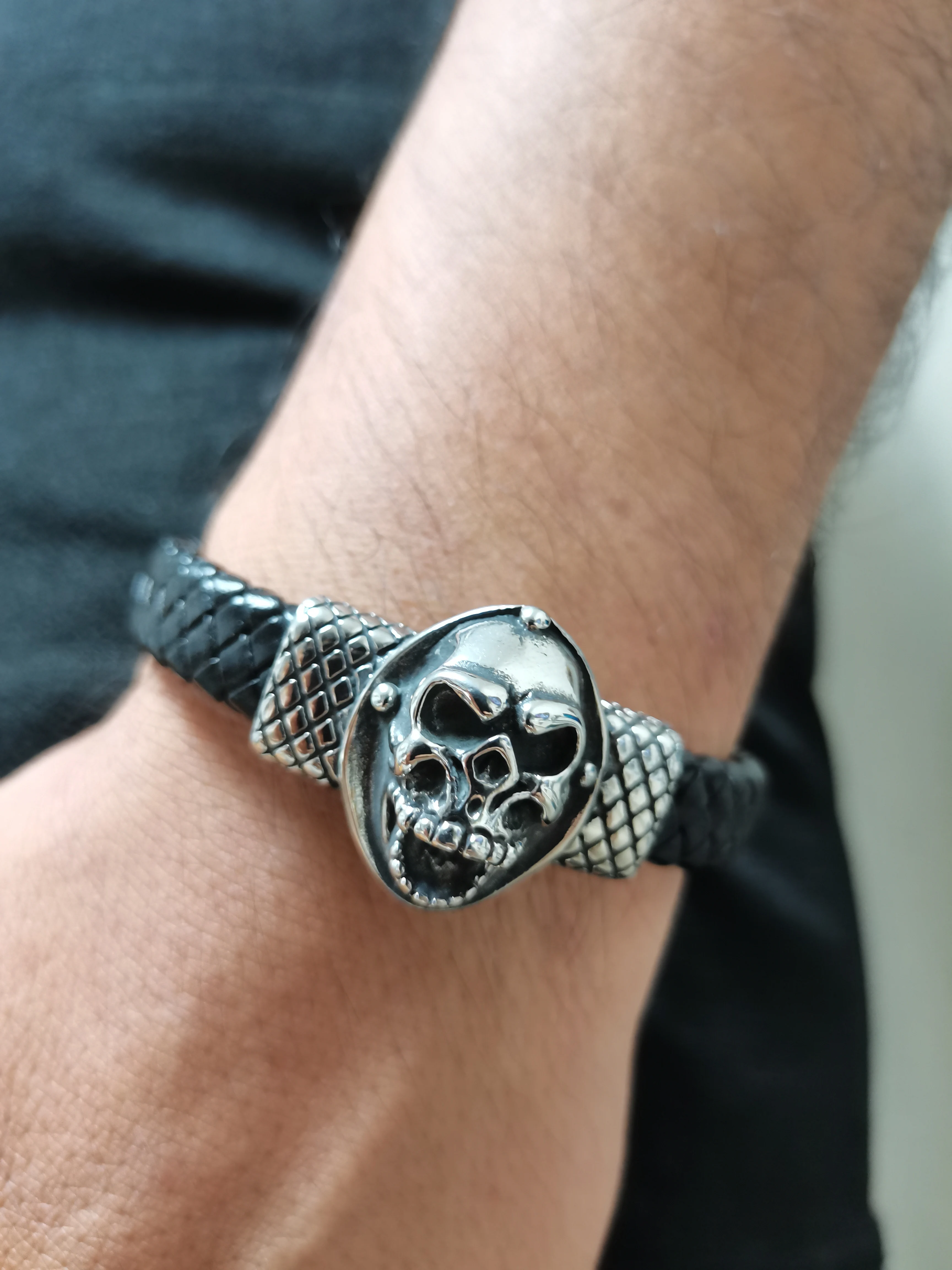 Мужской браслет из нержавеющей стали в готическом стиле с магнитной застежкой