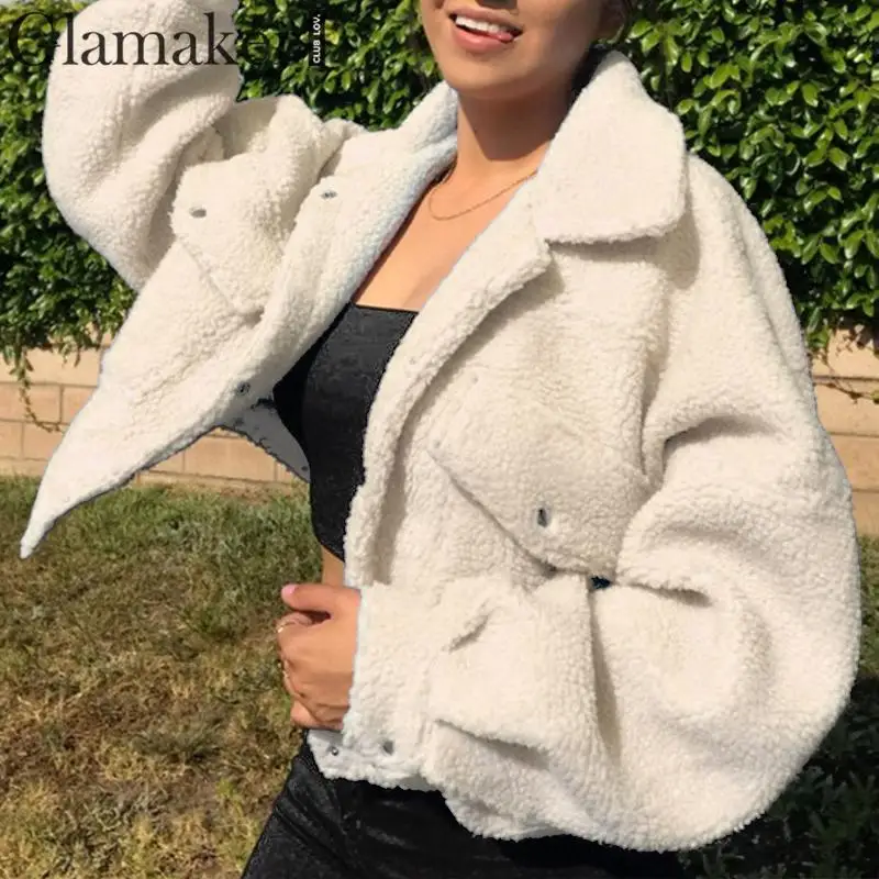 Женская короткая плюшевая куртка Glamaker Белая теплая УКОРОЧЕННАЯ МЕХОВАЯ КУРТКА с