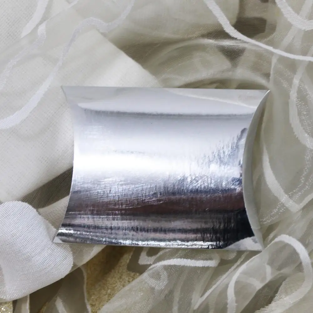 

50pcs/lot Pillow Box for Chocolate Candy Cookie Christmas Wedding Party Baby Shower Glitte Paper Favor Gift Pillow Packaging Box