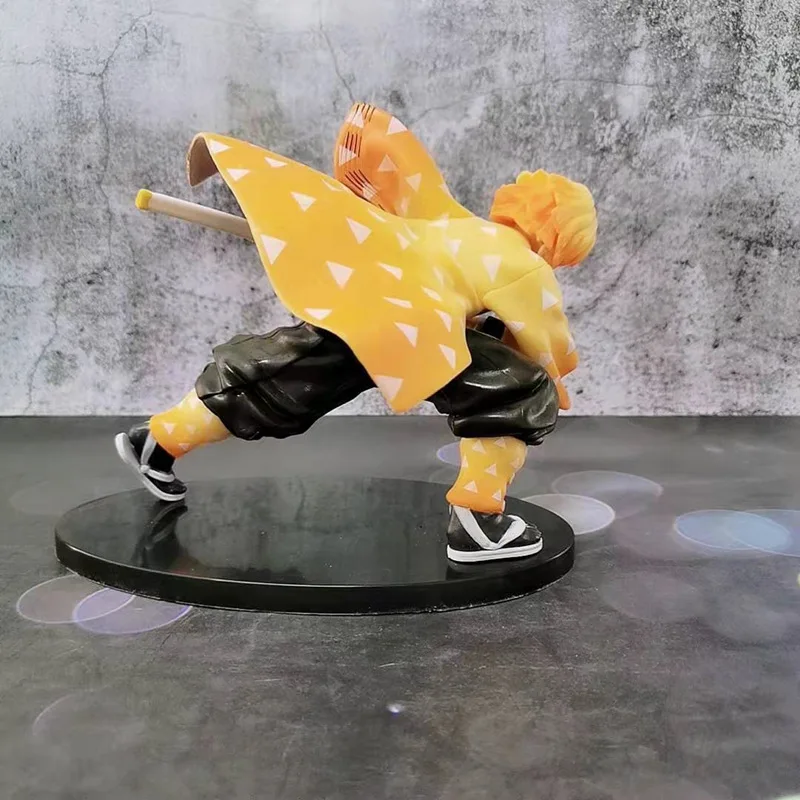 

18cm Anime Demon Slayer: kimetsu no Yaiban Action Figure Combat version Agatsuma Zenitsu Figure Collection Model Toy doll gifts