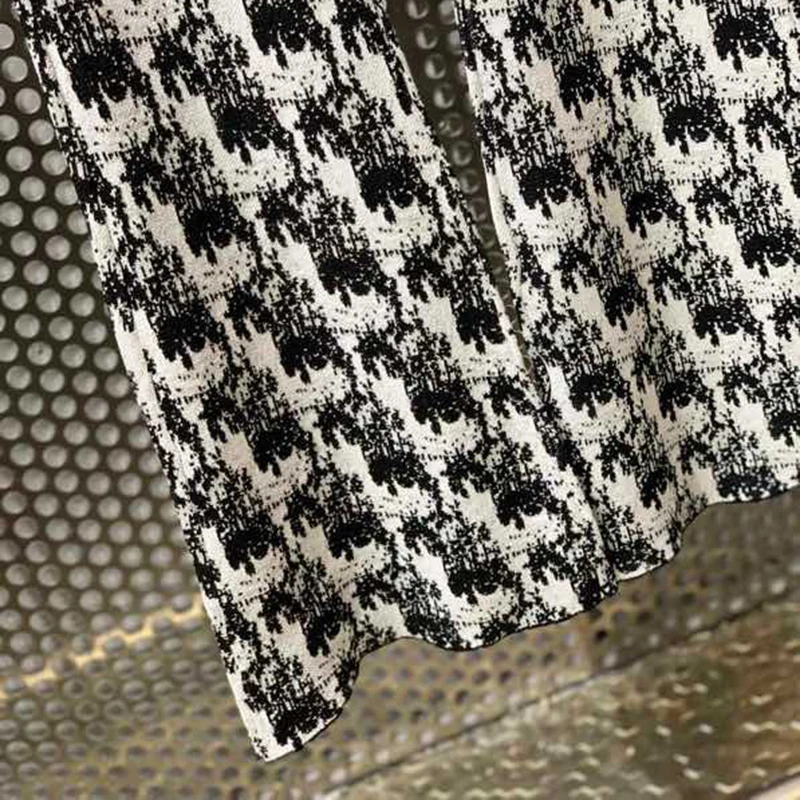 

TWOTWINSTYLE Casual Print Pant For Women Elastic High Waist Full Length Flare Pants Females Summer Fashion Clothing 2021 Stylish