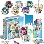Подарочные коробки Genshin Impact содержат: значок, чашку, памятную открытку, акриловые украшения, закладки, открытку, плакат, мини-зеркало.