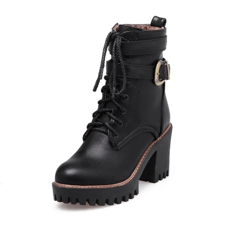 Женские ботинки с металлической отделкой ботильоны перекрестными ремешками и