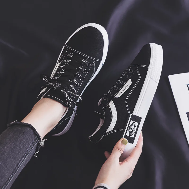 Лоферы на плоской подошве с круглым носком коллекция 2020 года сезон весна-осень