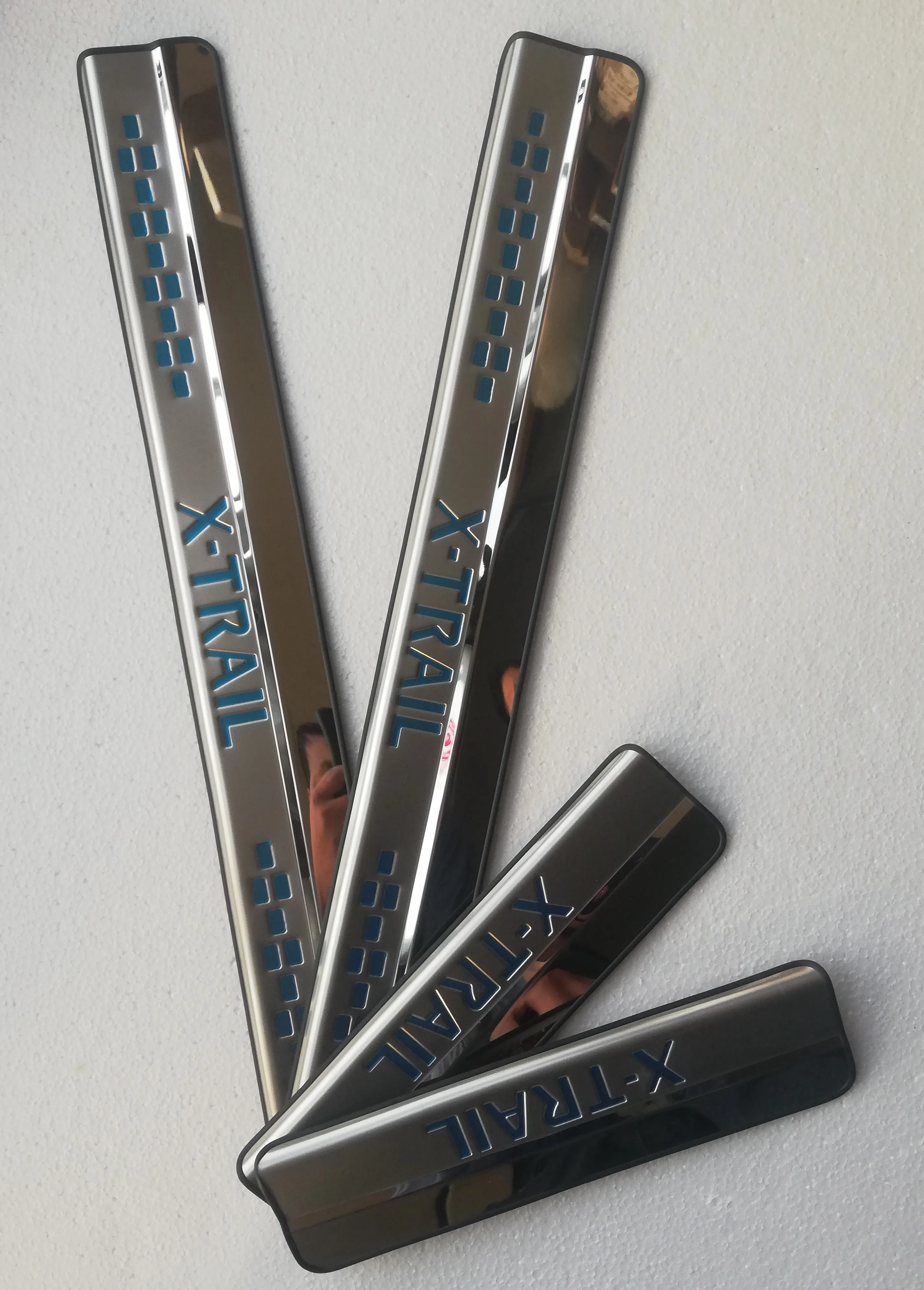 

Накладка на порог для Nissan X-Trail X Trail T32 2014-2018