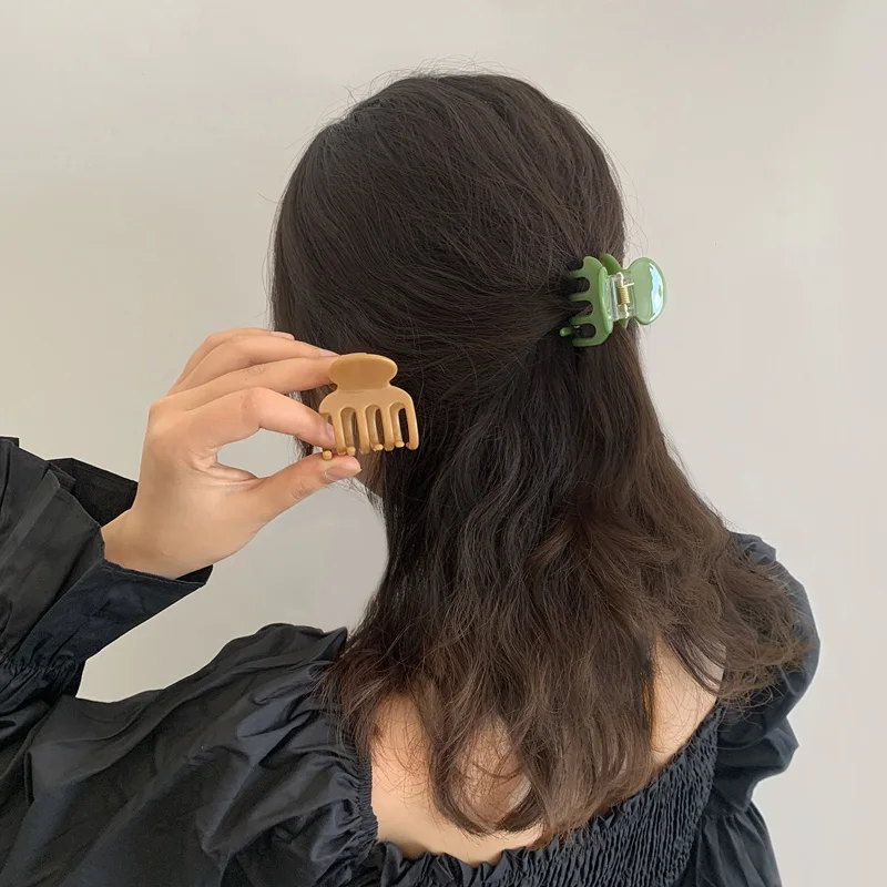 

1Pcs New Arrival Small Candy Color Hair Claw Transparent Hairpin Resin Hair Clip Sweet Women Hair Accessories Acrylic Crab