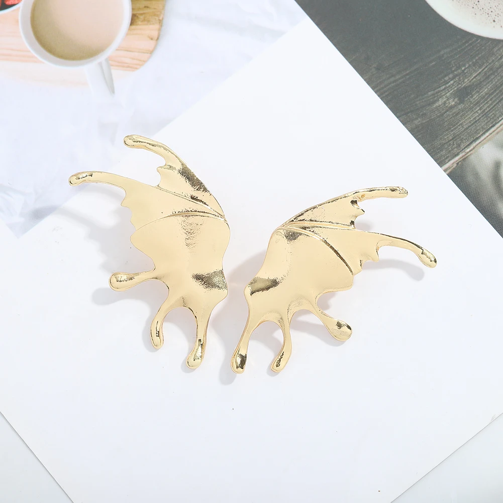 

Ladytfrisy Delicate Butterflies Charm Stud Earrings For Women Gold and Silver Colour Contracted Atmosphere Statement Wholesale