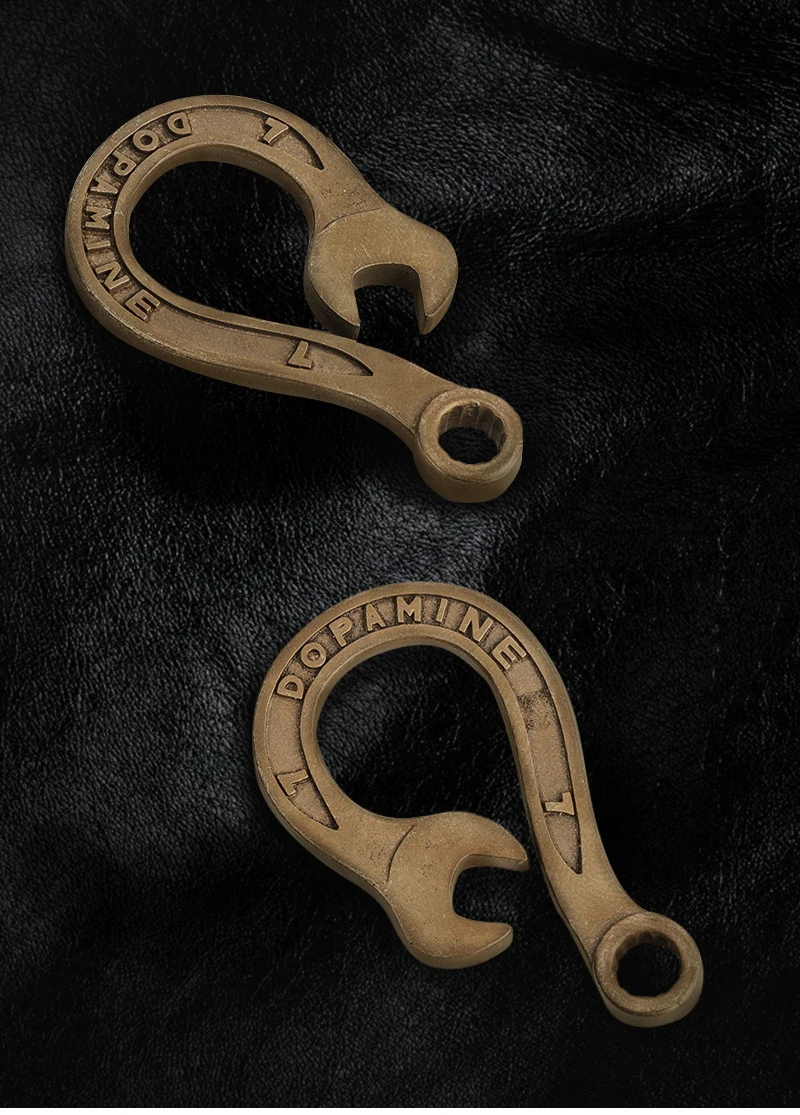 Coppertist. wu латунный ключ декоративный узор карабин гаечный ключ застежки коготь крюк брелок кулон-брелок для автомобиля