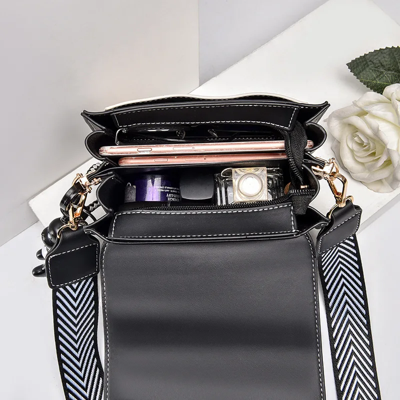 

Hot New Fashion Handbags Simple and Atmospheric Shoulder Bag Ins Trend Casual French Niche Messenger Bag