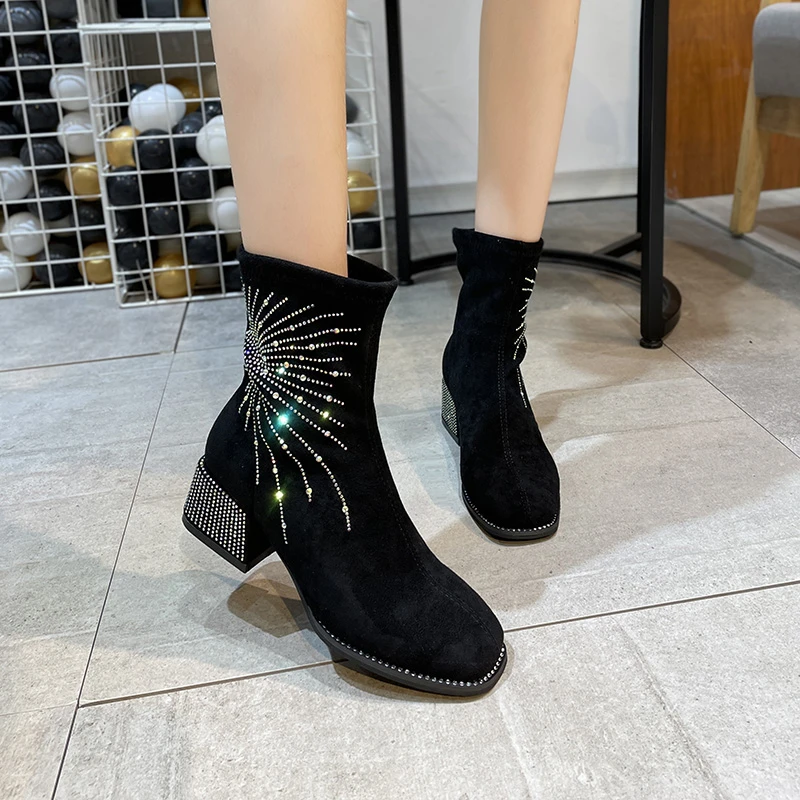 

2021 New Fashion Suede Round Head Women's Boots Black British Style Martin Boots Women Sexy Rhinestone Keep Warm Women Boots