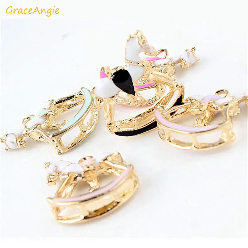 Подвески GraceAngie из эмалированного сплава с лошадкой-качалкой черные синие