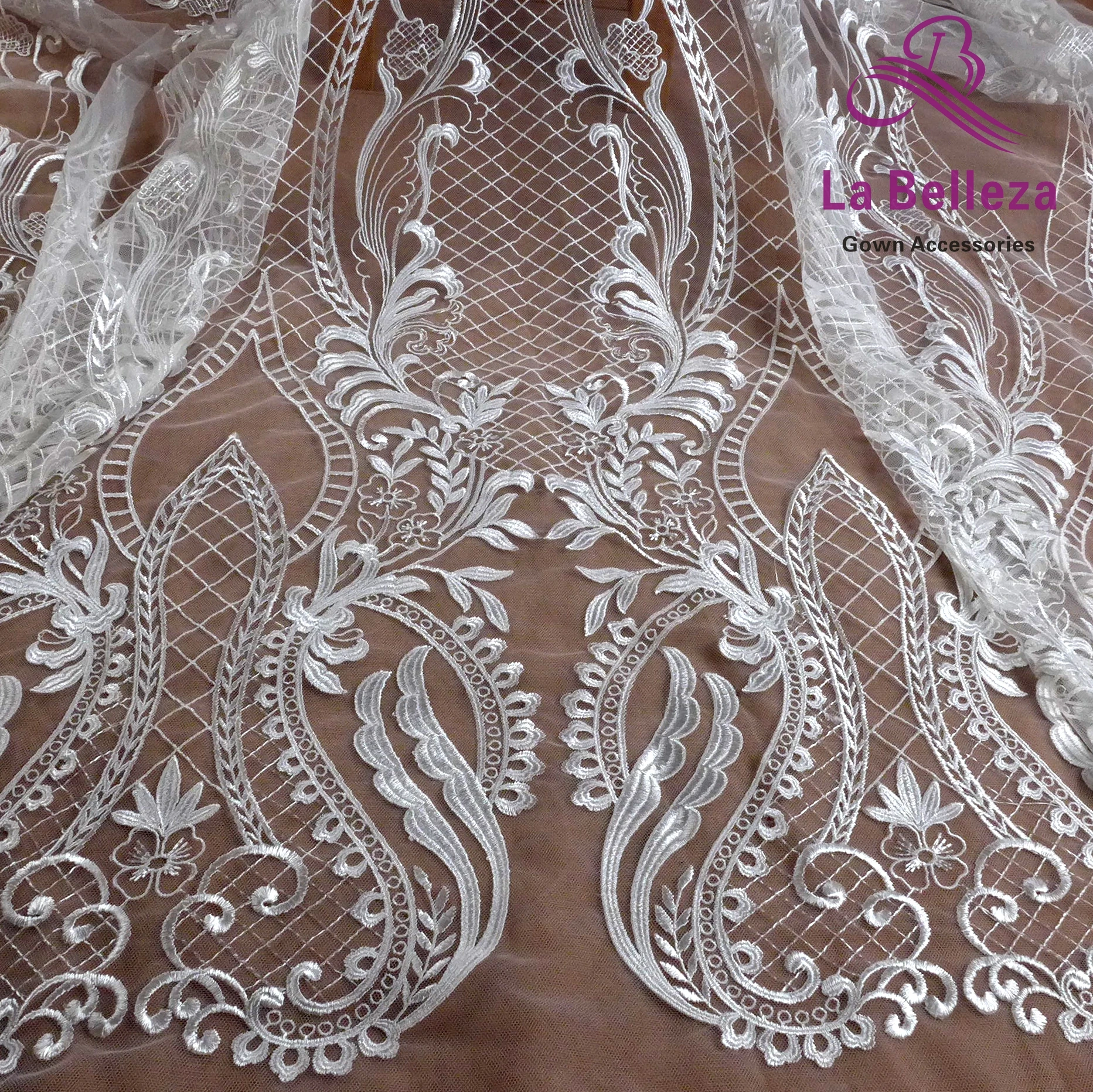 Высококачественная белая кружевная ткань с большим рисунком и вышивкой на сетке