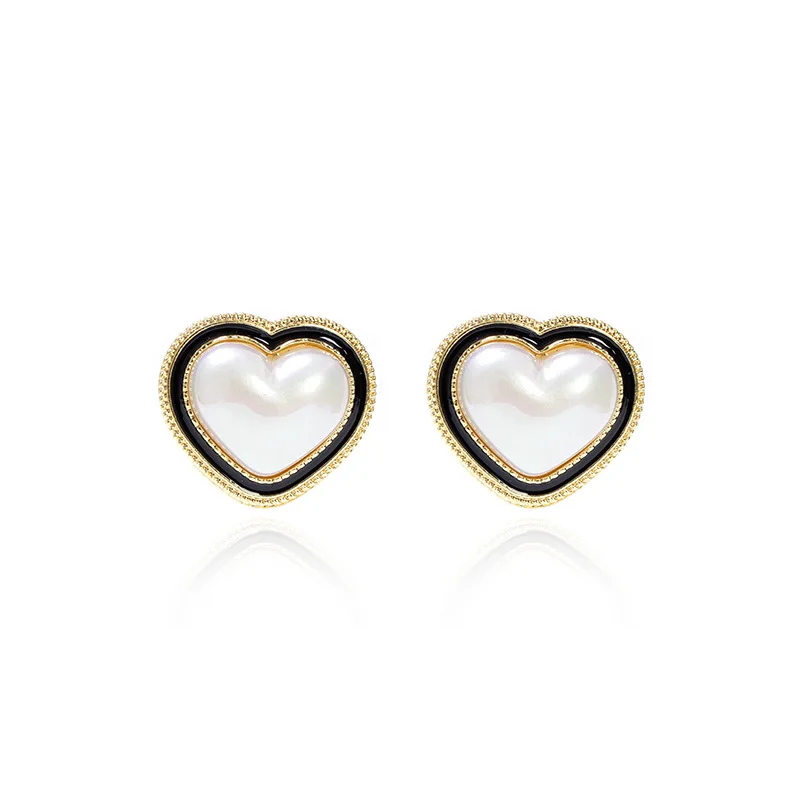 

Korean version of retro port style baroque 925 silver needle earrings female love heart shaped special-shaped pearl earrings