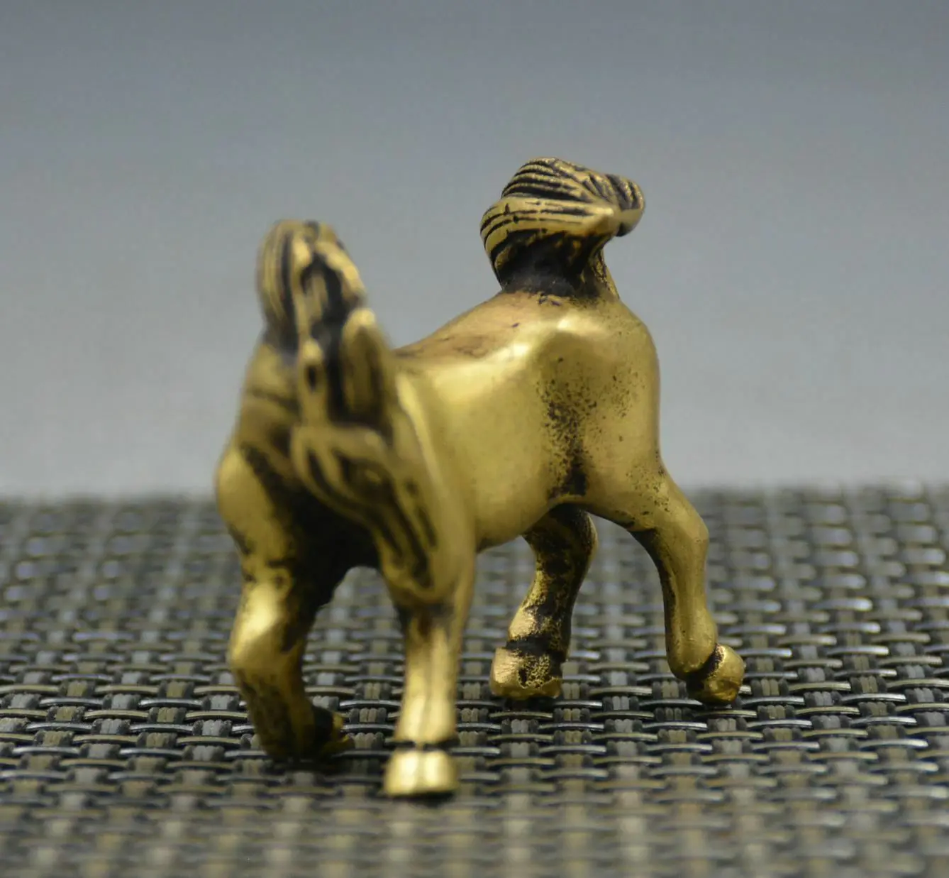 Китайская статуя животного из чистой латуни с резьбой латунная пони лошади