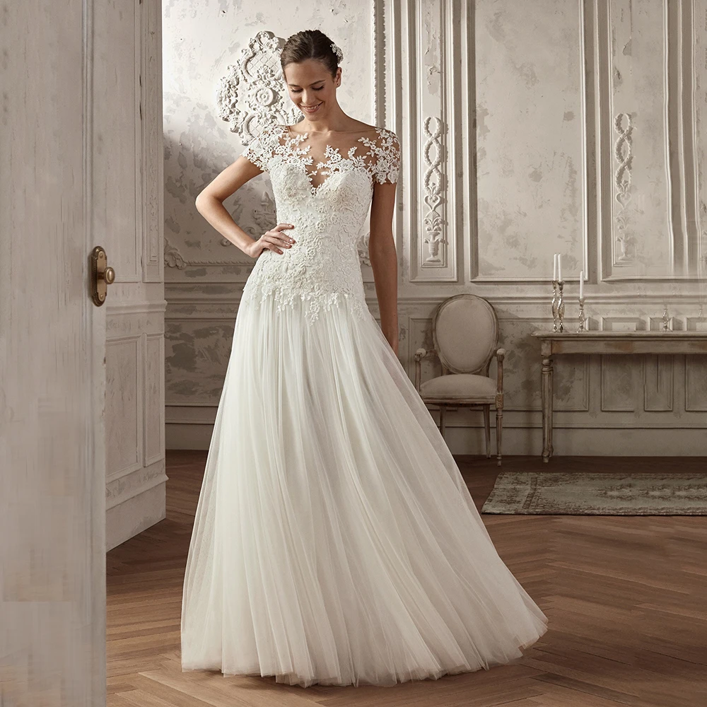 

Classic White A Line Wedding Dress Scoop Neck Applique Short Sleeve Button Back Brush Train Engagement Bridal Gown For Bride New