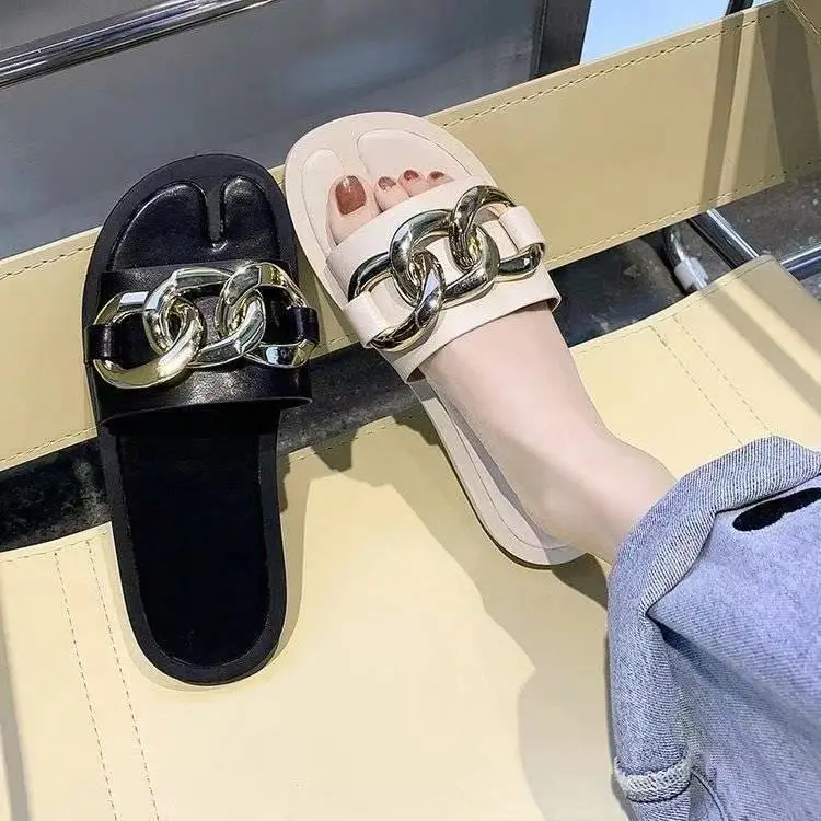 

2021 New Ladies slippers and sandals Black Metal Chain Decorated Flat Sandals RA Split Toe Women slides SAME Design ZAR