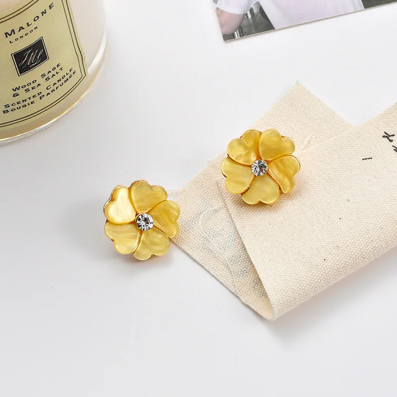 Модные корейские серьги-гвоздики с хризантемой акриловые простые жёлтые Серьги